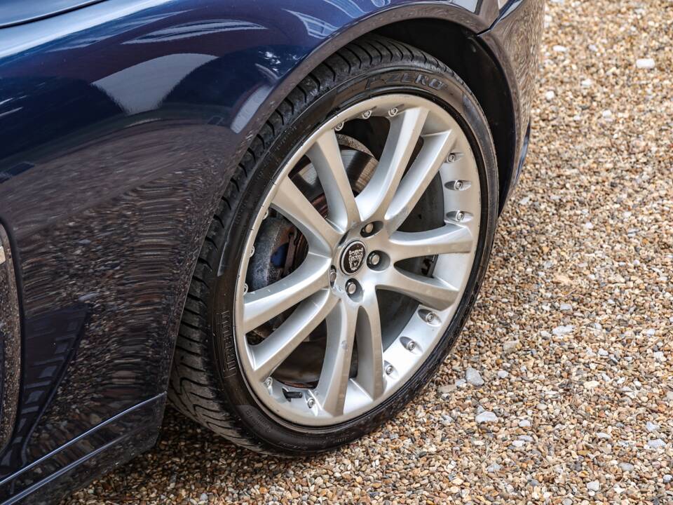 Image 10/32 de Jaguar XK 4.2 (2008)
