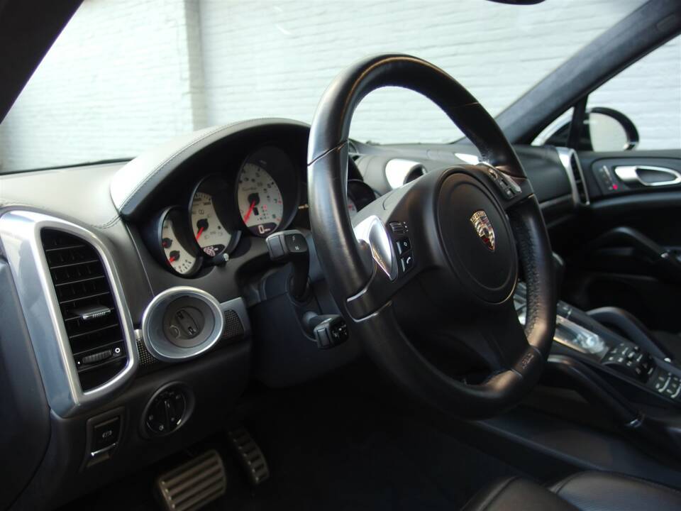 Imagen 48/97 de Porsche Cayenne Turbo (2011)