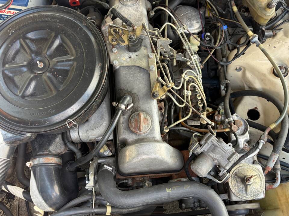 Image 10/36 of Mercedes-Benz 300 TD Turbodiesel (1982)