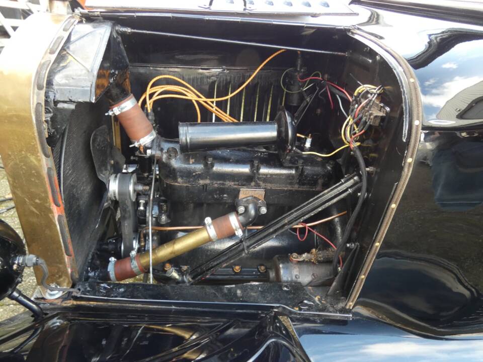 Image 30/41 of Ford Model T Touring (1925)