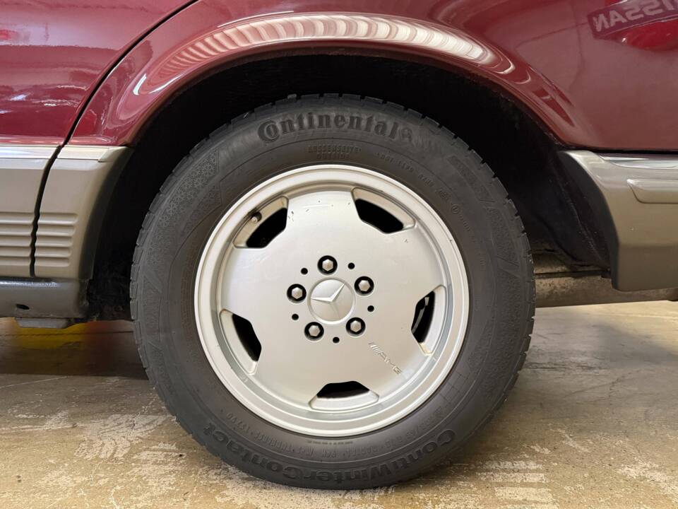 Image 13/18 of Mercedes-Benz 500 SE (1985)