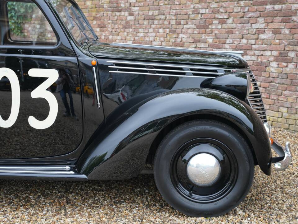 Image 40/50 of FIAT 1100 B (1947)