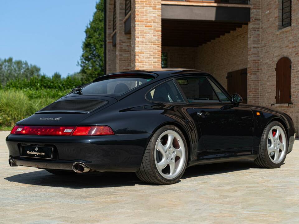 Immagine 6/50 di Porsche 911 Carrera 4S (1996)
