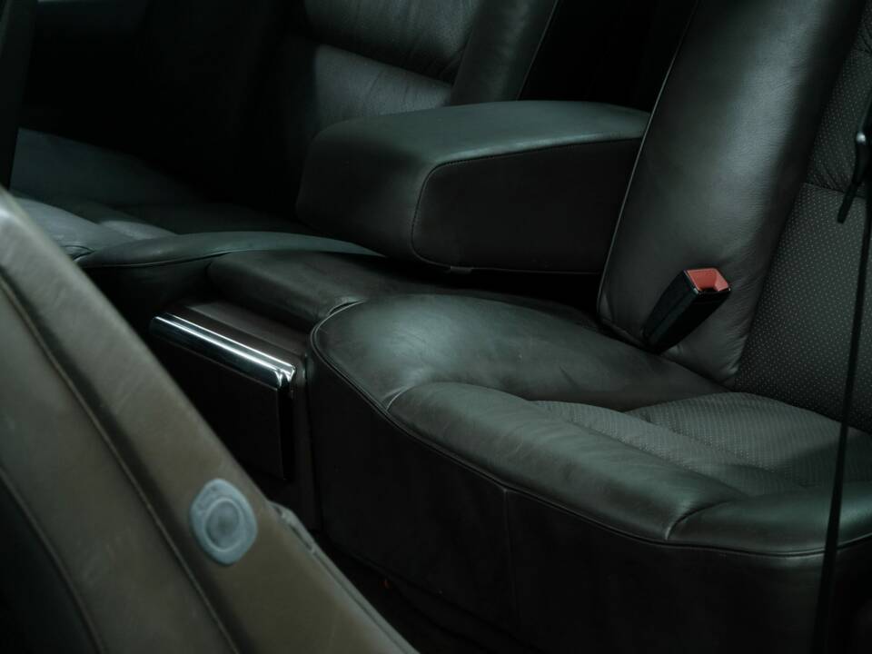 Image 42/50 of Mercedes-Benz 420 SEC (1989)