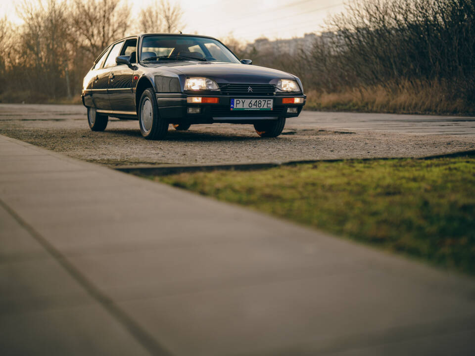 Image 23/74 of Citroën CX 25 GTI Turbo 2 (1988)