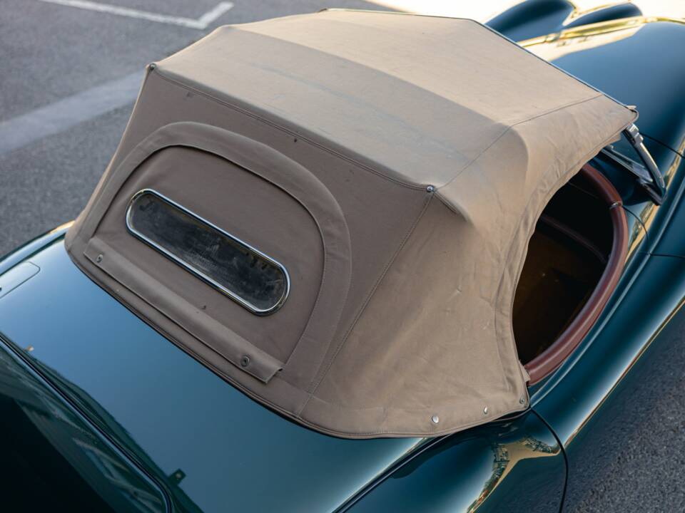 Afbeelding 22/58 van Jaguar XK 120 SE OTS (1954)