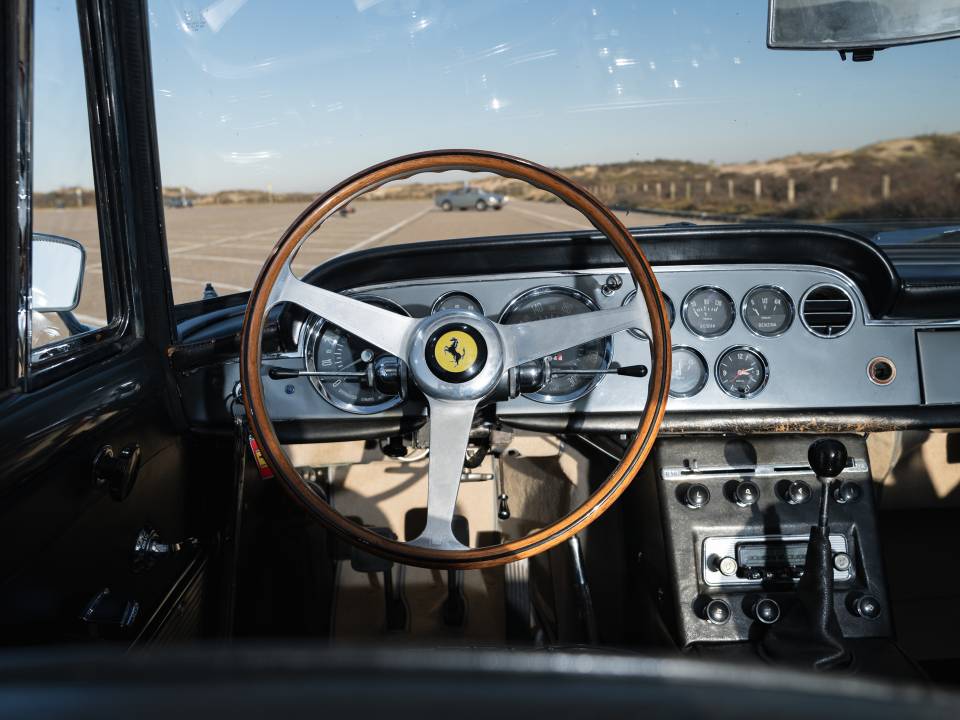 Imagen 8/15 de Ferrari 250 GT&#x2F;E (1963)