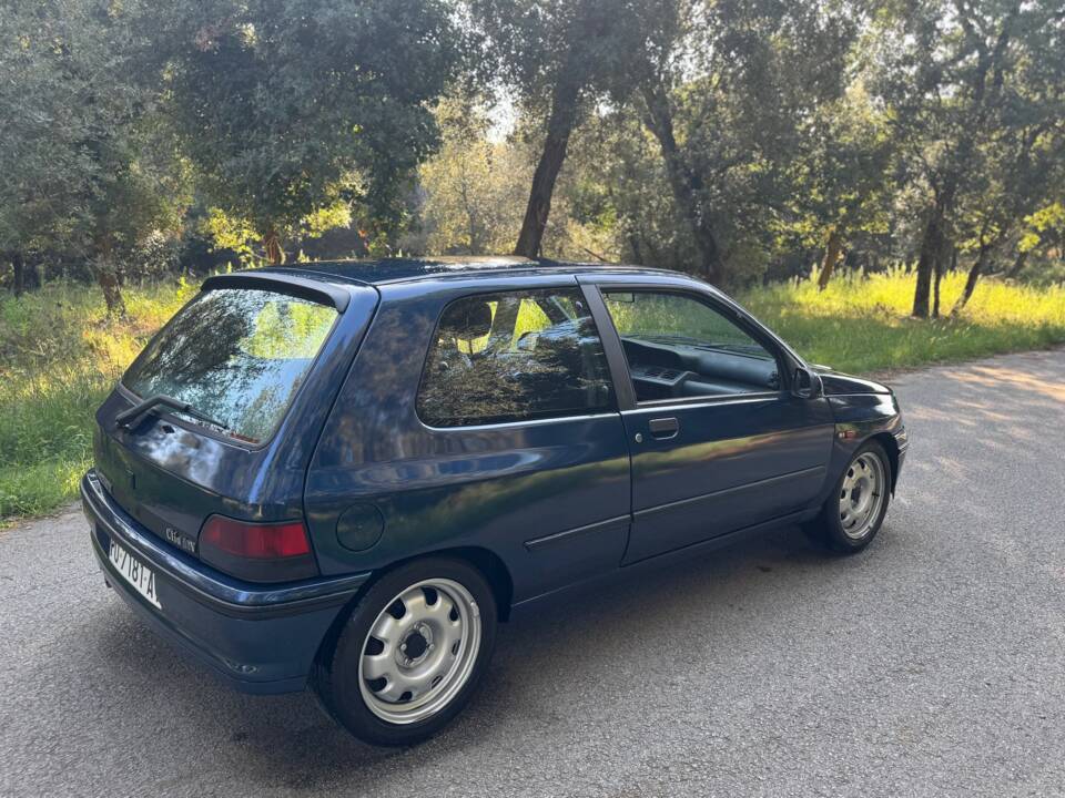 Bild 9/40 von Renault Clio I 1.8 16V (1993)