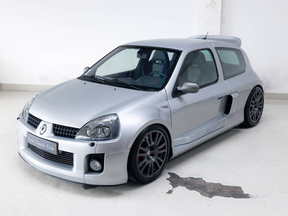 Imagen 31/32 de Renault Clio II V6 (2003)