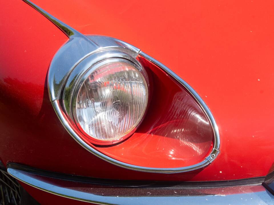 Image 35/50 de Jaguar Type E (2+2) (1969)