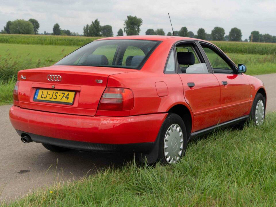Image 13/40 de Audi A4 1.6 (1995)