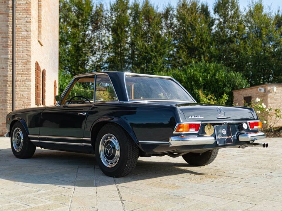 Image 7/50 de Mercedes-Benz 280 SL (1969)