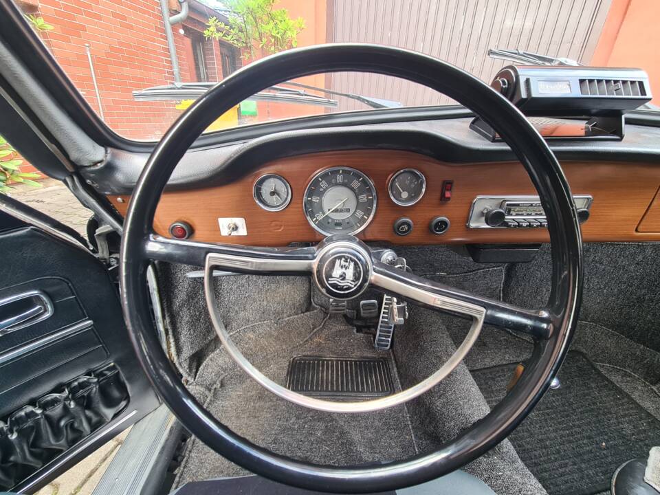 Image 14/27 of Volkswagen Karmann Ghia 1500 (1968)