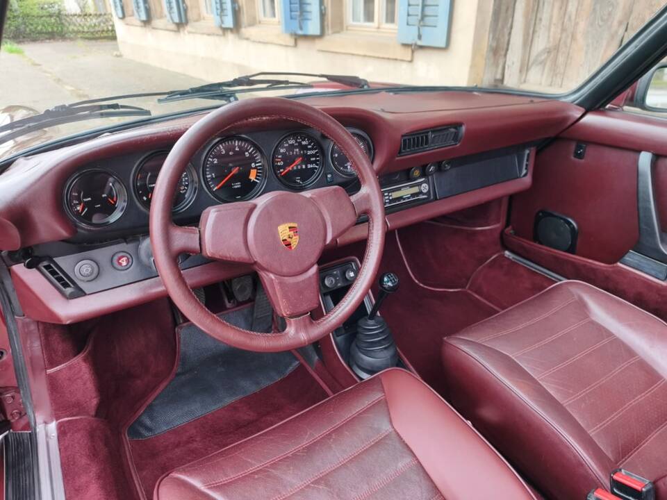 Image 14/25 of Porsche 911 SC 3.0 (1983)