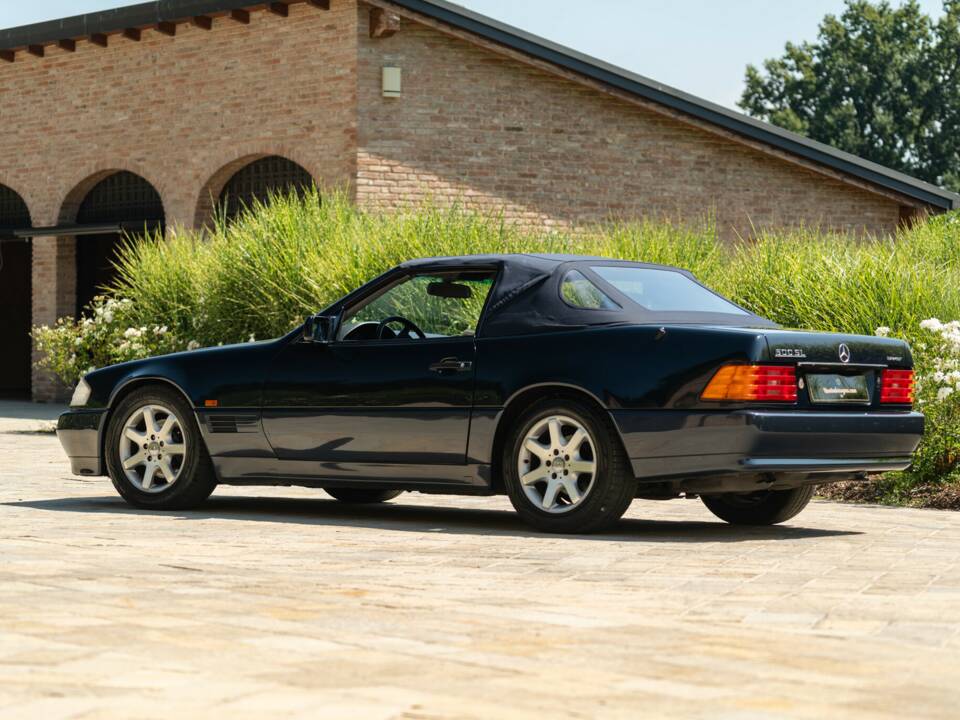 Image 8/45 of Mercedes-Benz 500 SL (1990)