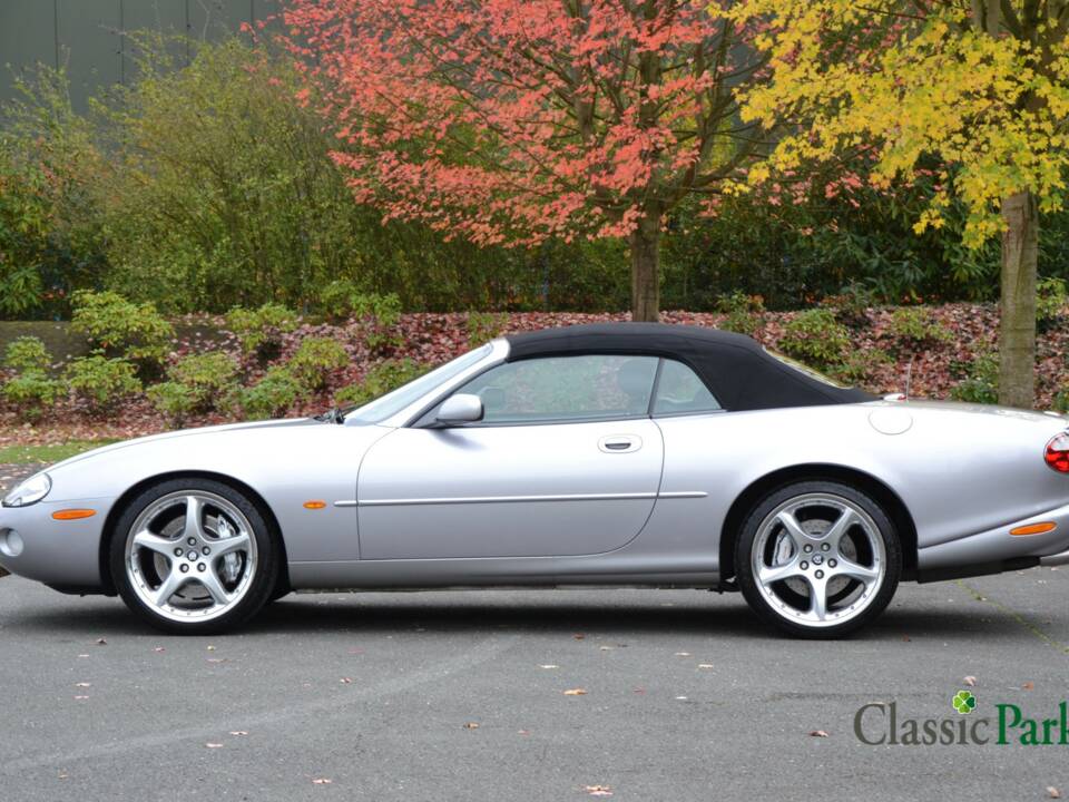 Image 6/50 of Jaguar XKR &quot;Silverstone&quot; (2000)