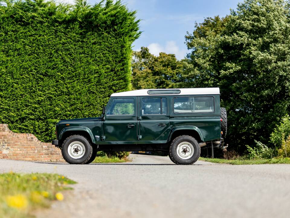 Immagine 17/42 di Land Rover Defender 110 Td5 (2000)