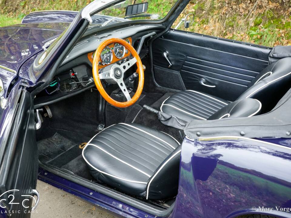 Image 6/60 of Triumph Spitfire Mk III (1970)