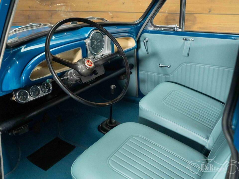 Image 2/19 of Morris Minor 1000 Traveller (1971)