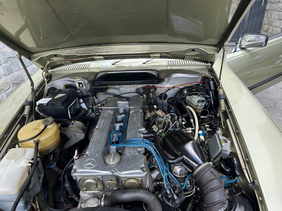 Image 13/20 of Mercedes-Benz 280 SL (1979)