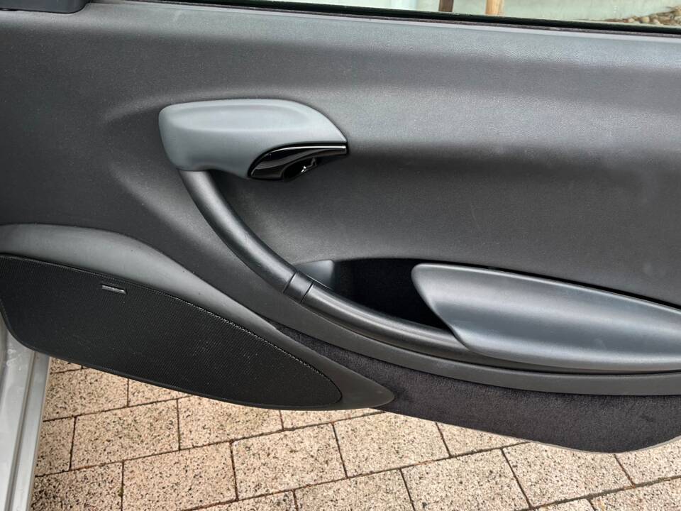 Image 19/49 of Porsche Boxster (1998)