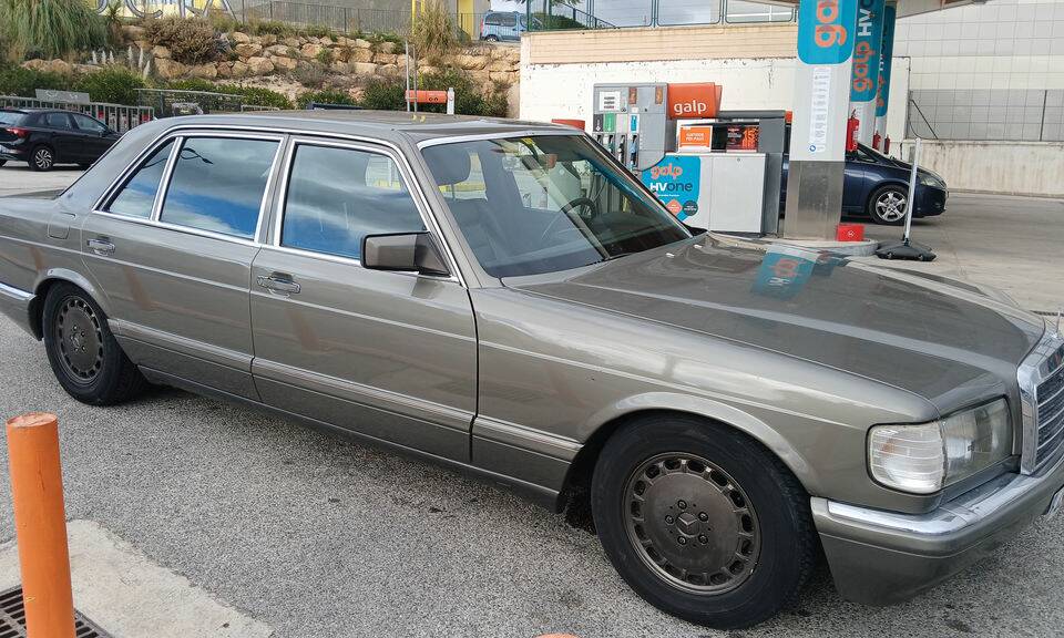 Image 4/8 of Mercedes-Benz 560 SEL (1988)