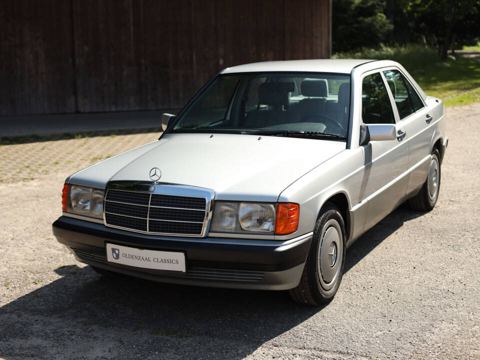 Immagine 5/100 di Mercedes-Benz 190 E 2.3 (1992)