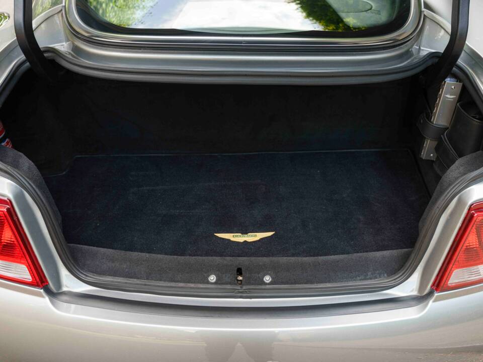 Bild 24/26 von Aston Martin V12 Vanquish (2003)