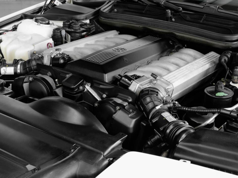 Bild 30/45 von BMW 850i (1990)