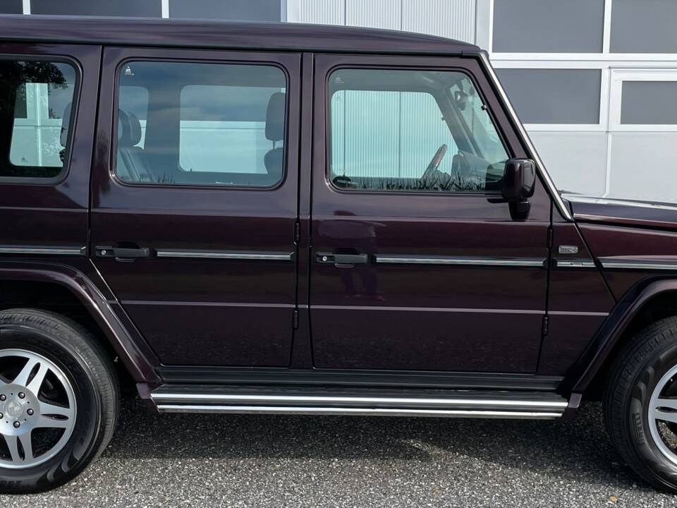 Image 6/17 of Mercedes-Benz G 500 (LWB) (1999)