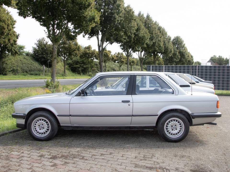 Bild 10/16 von BMW 320i (1986)