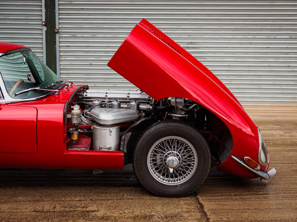 Image 45/46 of Jaguar E-Type (2+2) (1966)