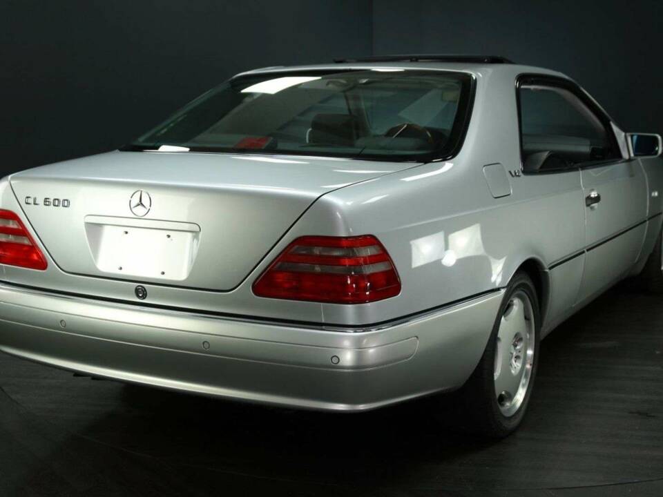 Bild 2/30 von Mercedes-Benz CL 600 (1997)