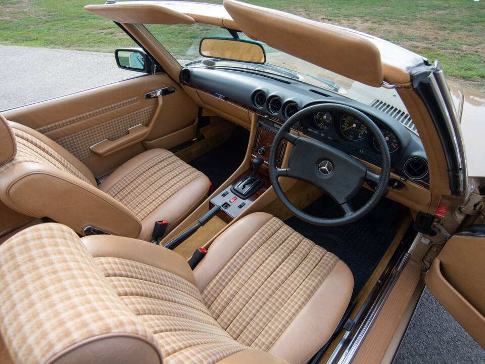 Bild 16/39 von Mercedes-Benz 280 SL (1984)