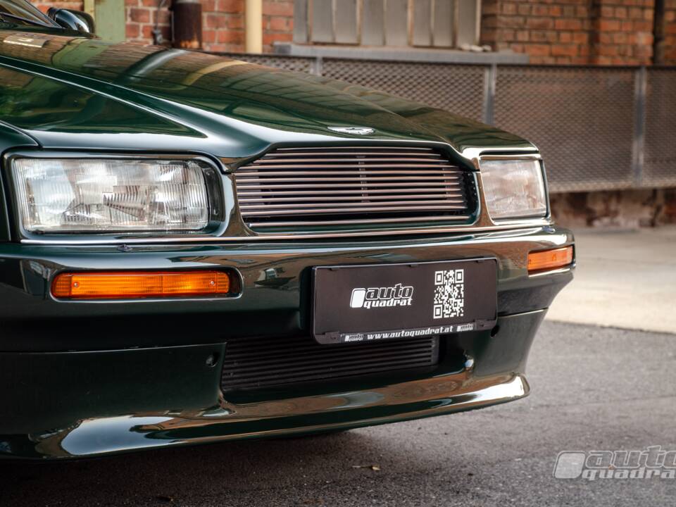 Immagine 6/17 di Aston Martin Virage Volante (1992)