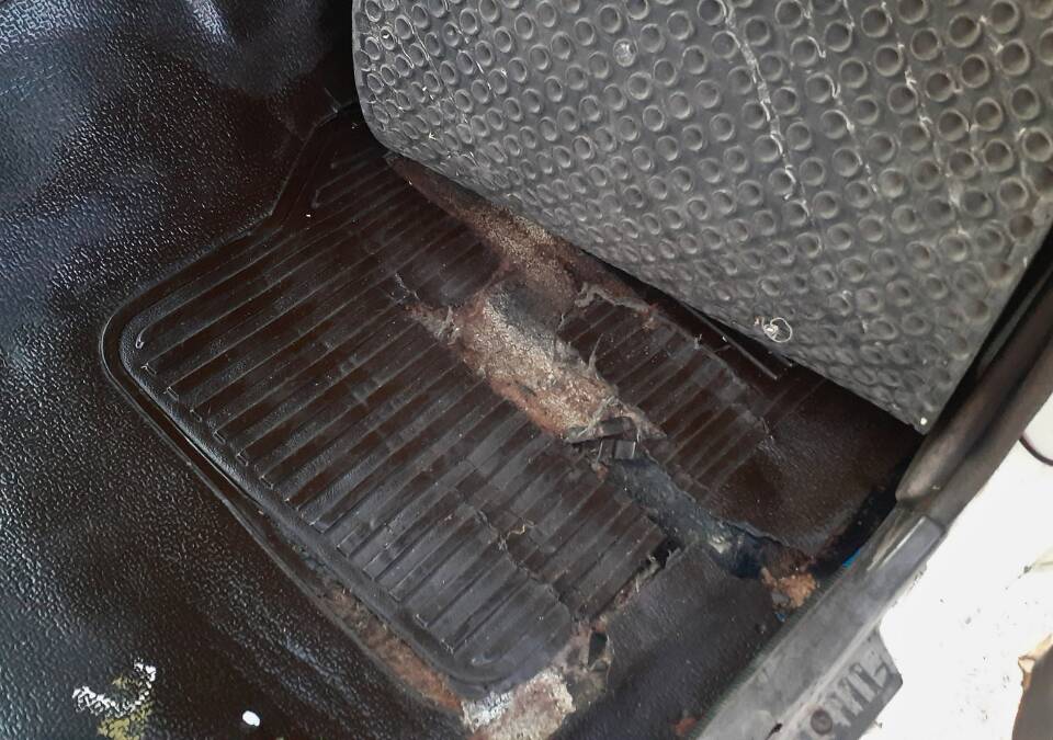 Image 55/61 of Toyota Land Cruiser FJ 62 (1989)