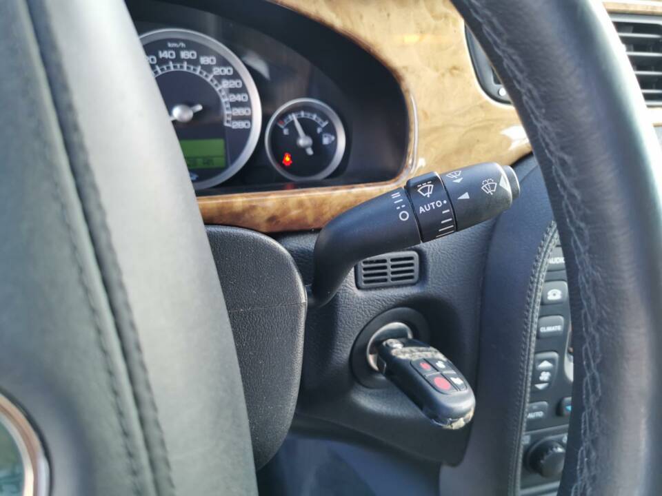 Image 9/47 de Jaguar S-Type 2.5 V6 (2005)