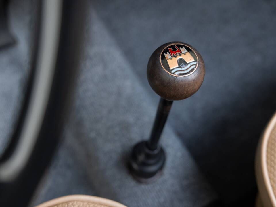 Bild 16/32 von Volkswagen Käfer 1303 LS (1978)