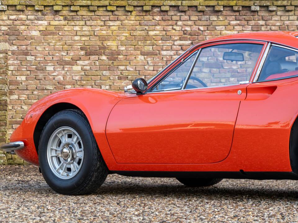 Image 45/50 de Ferrari Dino 246 GT (1970)