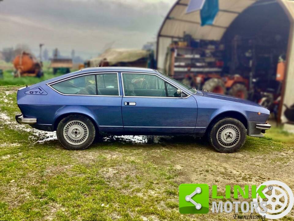 Image 8/10 of Alfa Romeo Alfetta GTV 2000 (1977)