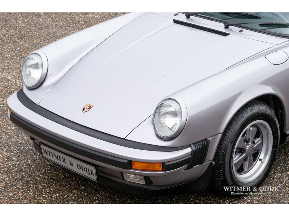 Imagen 26/32 de Porsche 911 Carrera 3.2 &quot;25 years 911&quot; (1988)