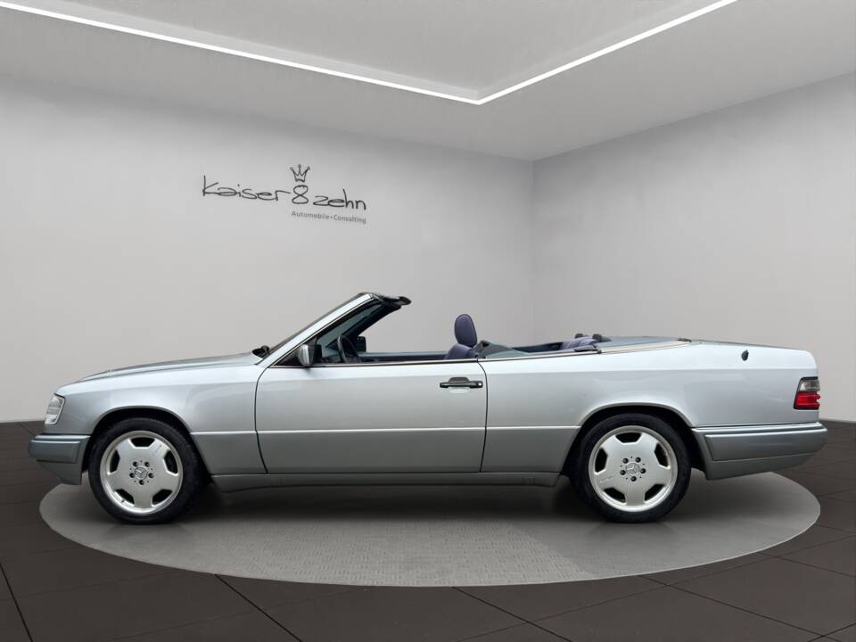 Imagen 2/21 de Mercedes-Benz E 200 (1995)