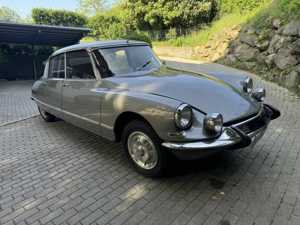 Image 1/8 of Citroën DS 19 Pallas (1964)