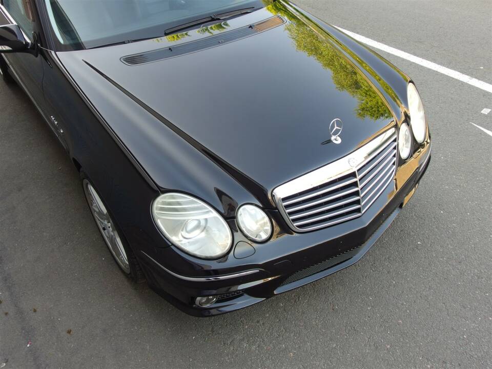 Image 9/98 of Mercedes-Benz E 63 AMG T (2008)
