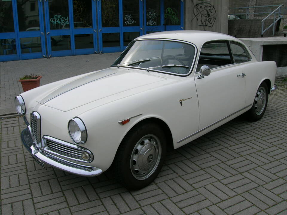 Image 4/28 of Alfa Romeo Giulietta Sprint Veloce (1962)