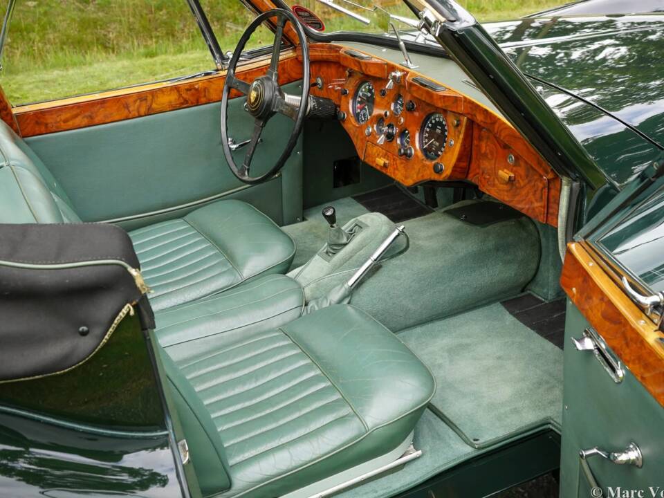Afbeelding 20/59 van Jaguar XK 140 SE DHC (1955)