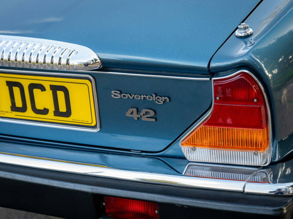 Image 6/13 de Daimler Sovereign 4.2 (1984)