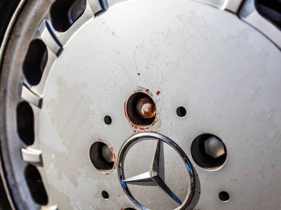 Image 73/175 of Mercedes-Benz 420 SE (1986)