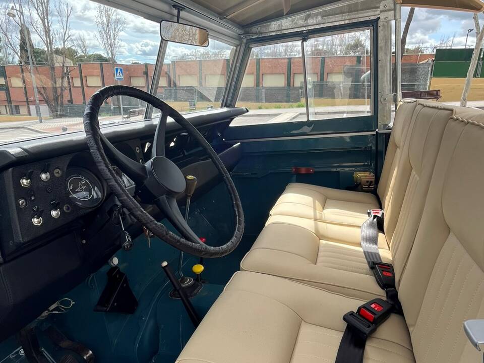 Bild 34/51 von Land Rover 88 (1976)