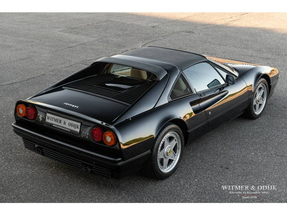 Afbeelding 8/32 van Ferrari 328 GTS (1989)